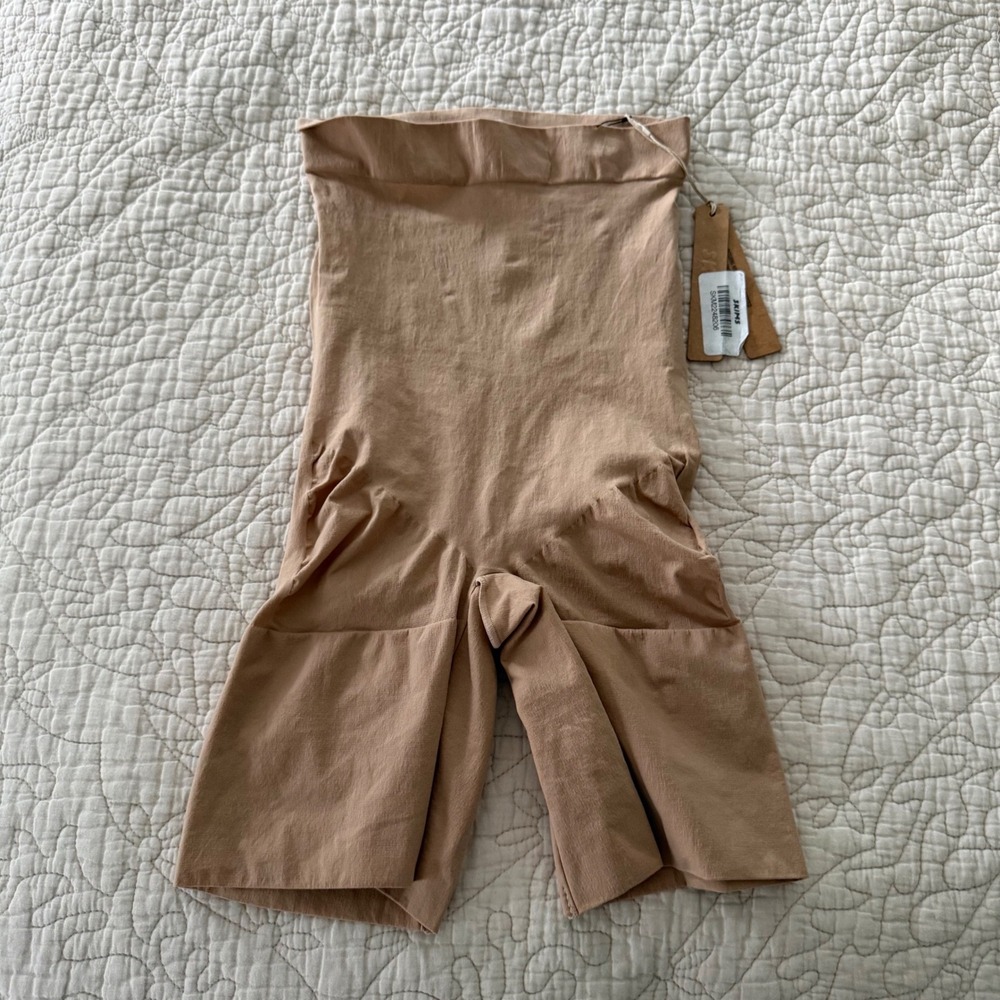 SKIMS Sheer Seamless High Waisted Mid Thigh Short Clay Large SH-SHO-2152 NWT